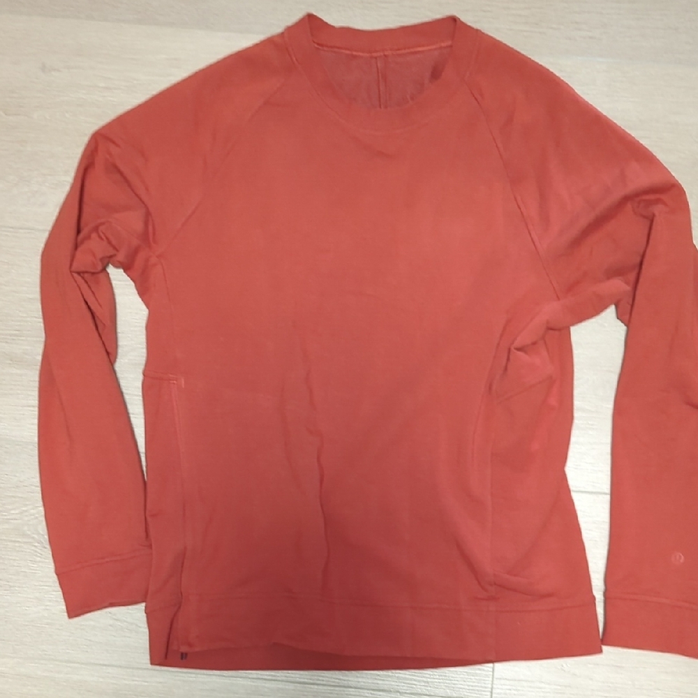 lululemon athletica Men's Sweatshirt in Rust Red